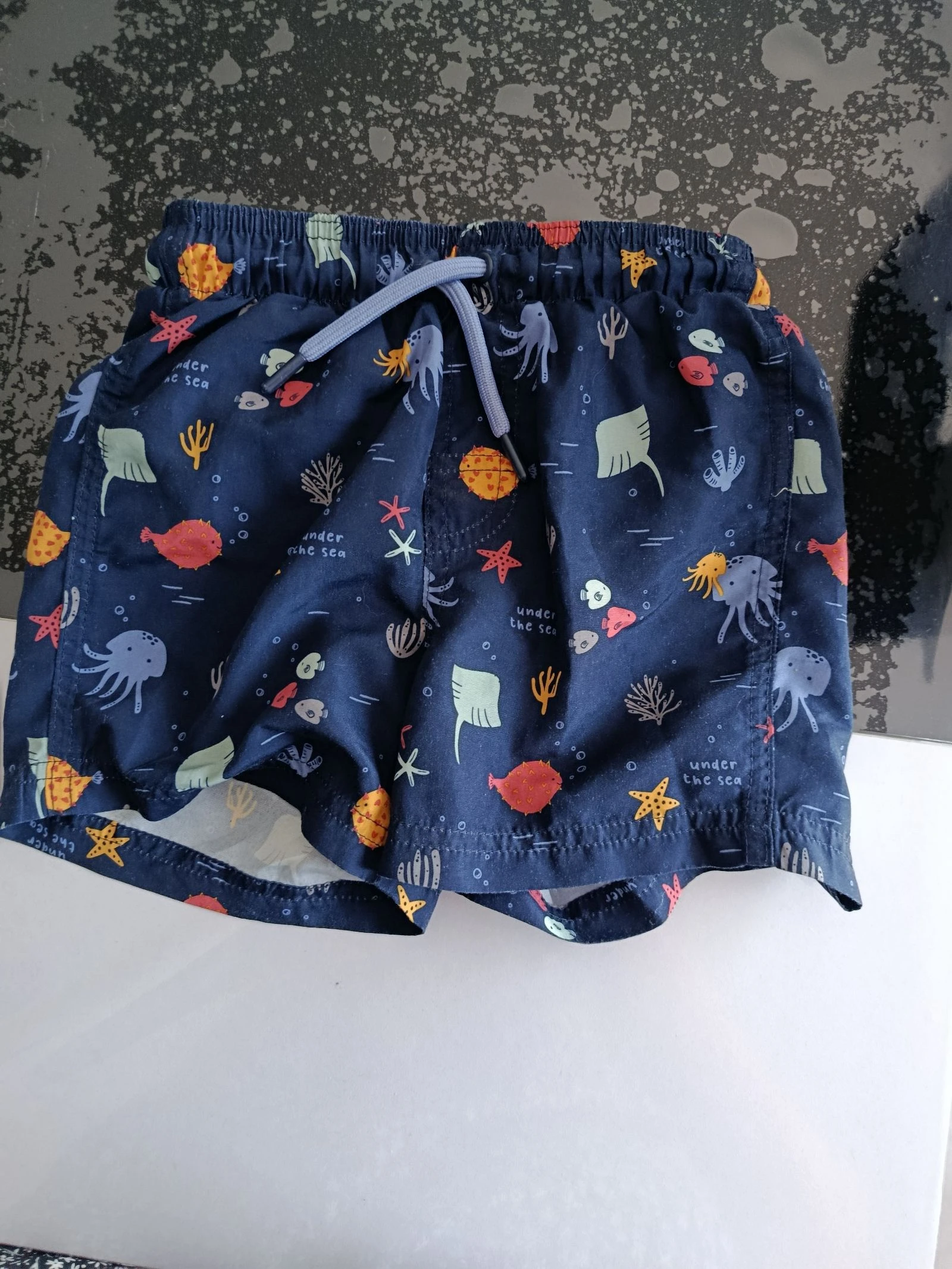 Short de bain taille 5 ans 